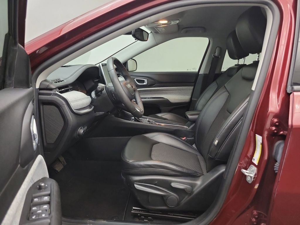 2022 Jeep Compass Latitude photo 4