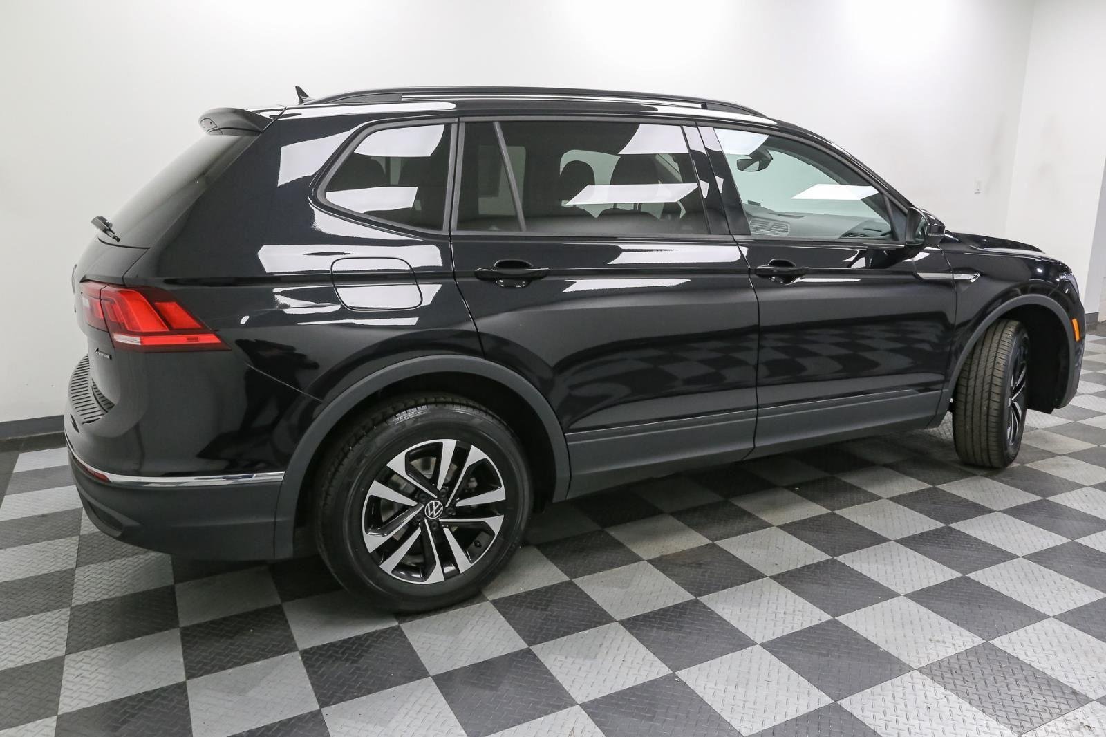 2024 Volkswagen Tiguan S photo 4