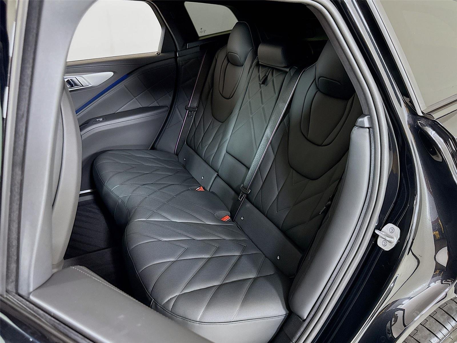 2025 Bmw XM photo 17