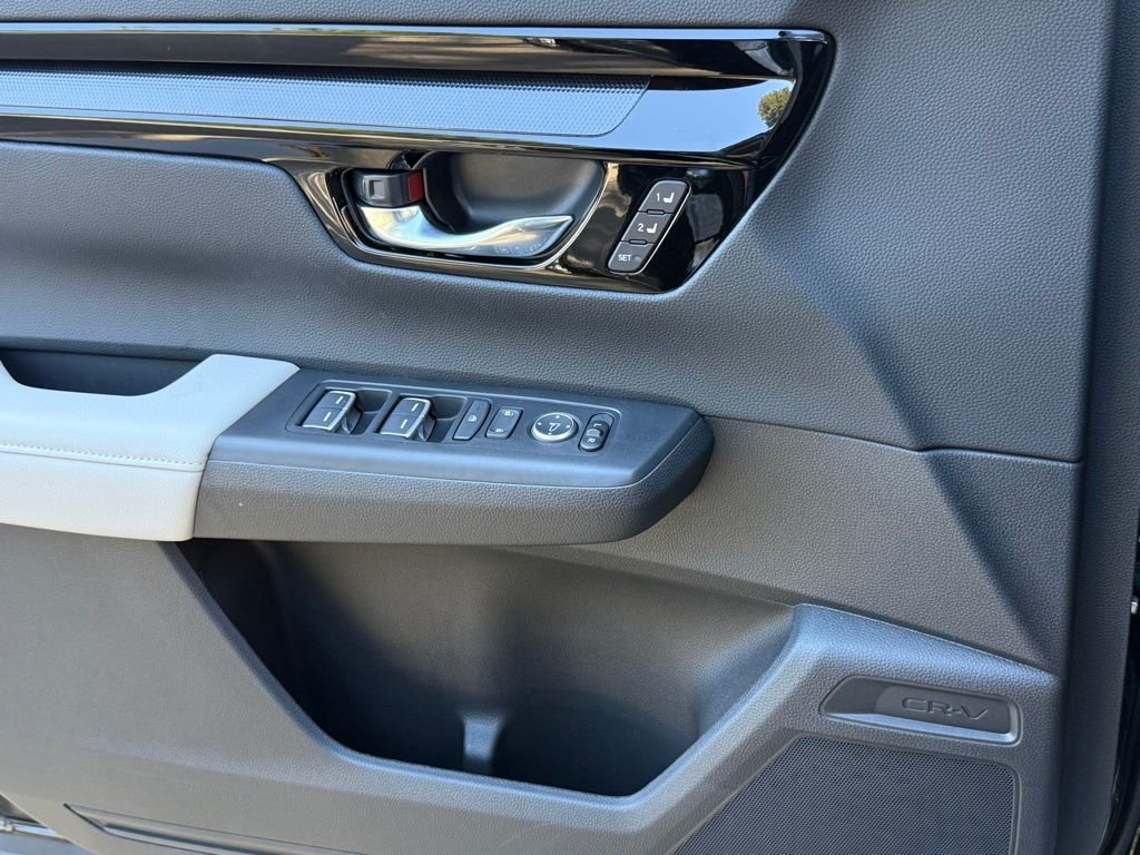 2025 Honda CR-V EX-L photo 32