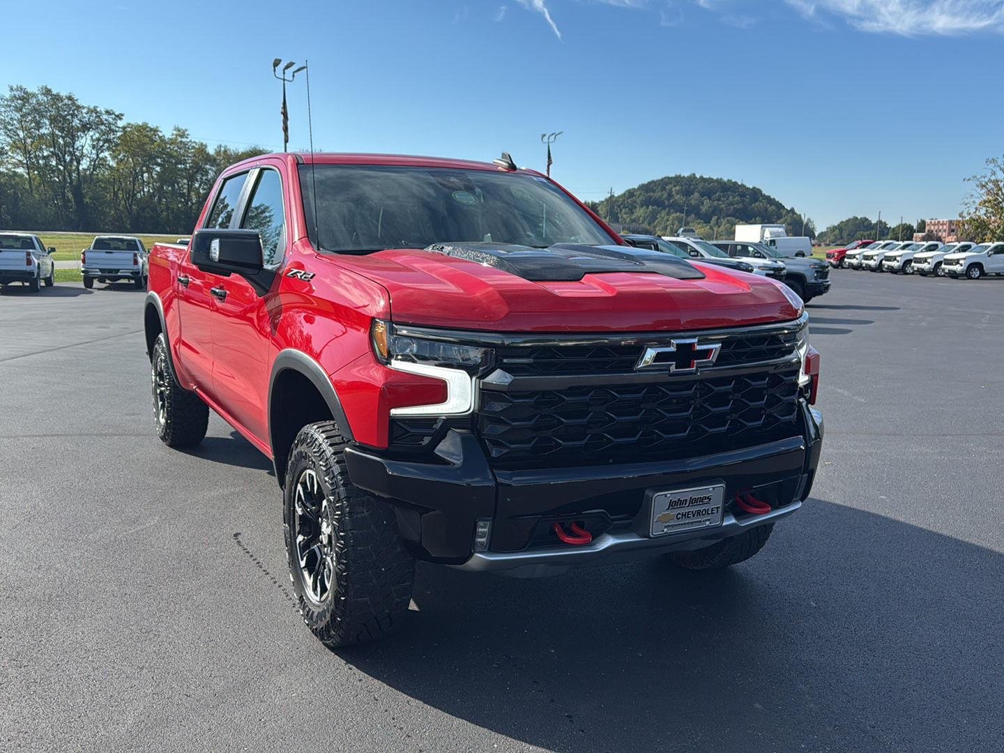 2024 Chevrolet Silverado 1500 ZR2 photo 2