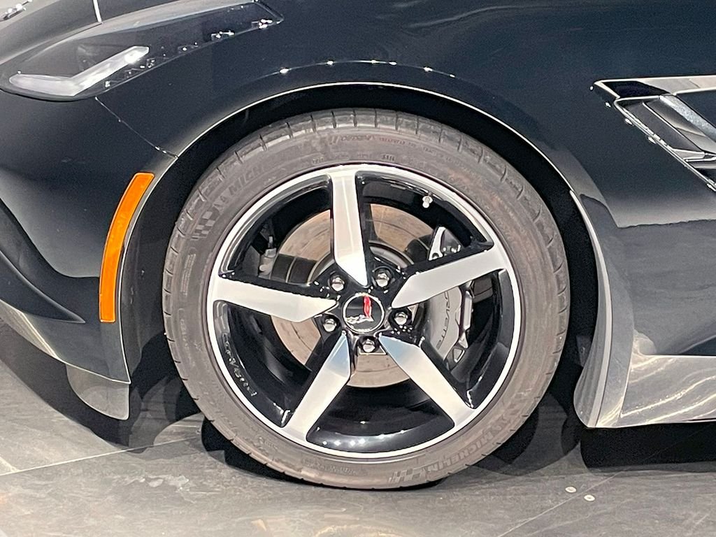 2015 Chevrolet Corvette Stingray 2LT photo 9