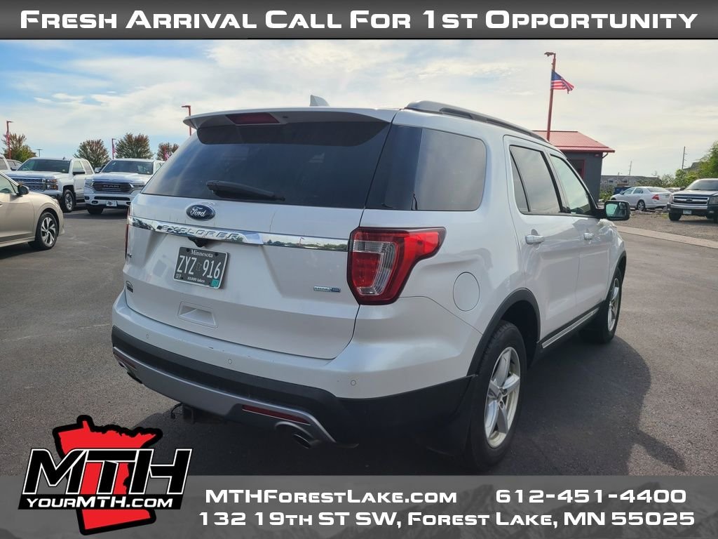 2016 Ford Explorer XLT photo 3