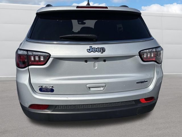 2024 Jeep Compass Latitude photo 3