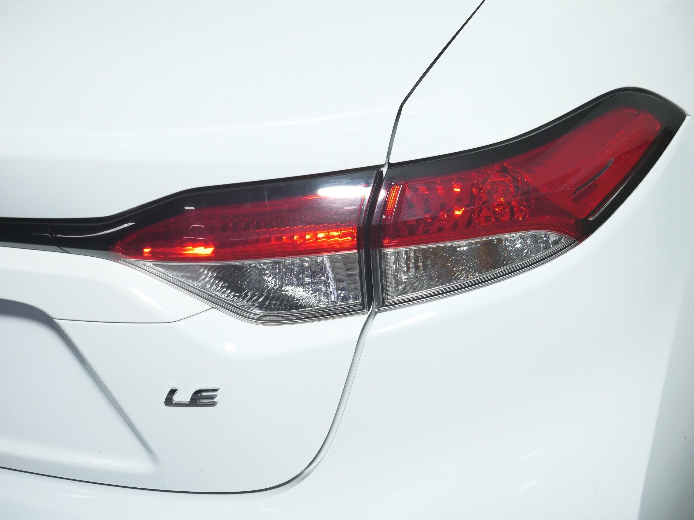 2022 Toyota Corolla LE photo 16
