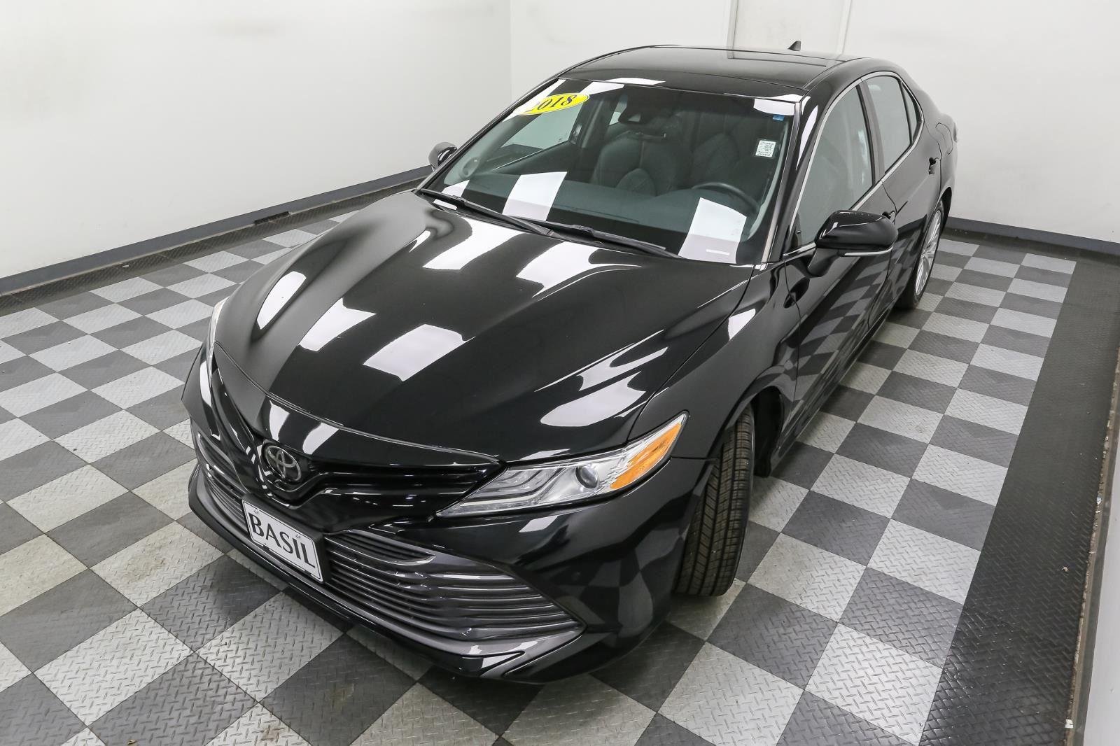 2018 Toyota Camry XLE photo 4
