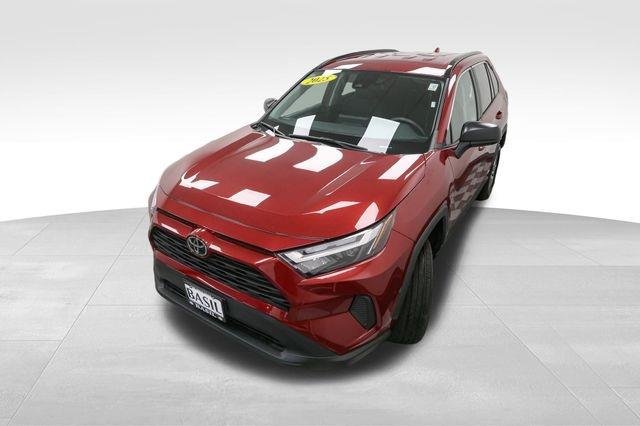 2025 Toyota RAV4 Hybrid LE photo 4