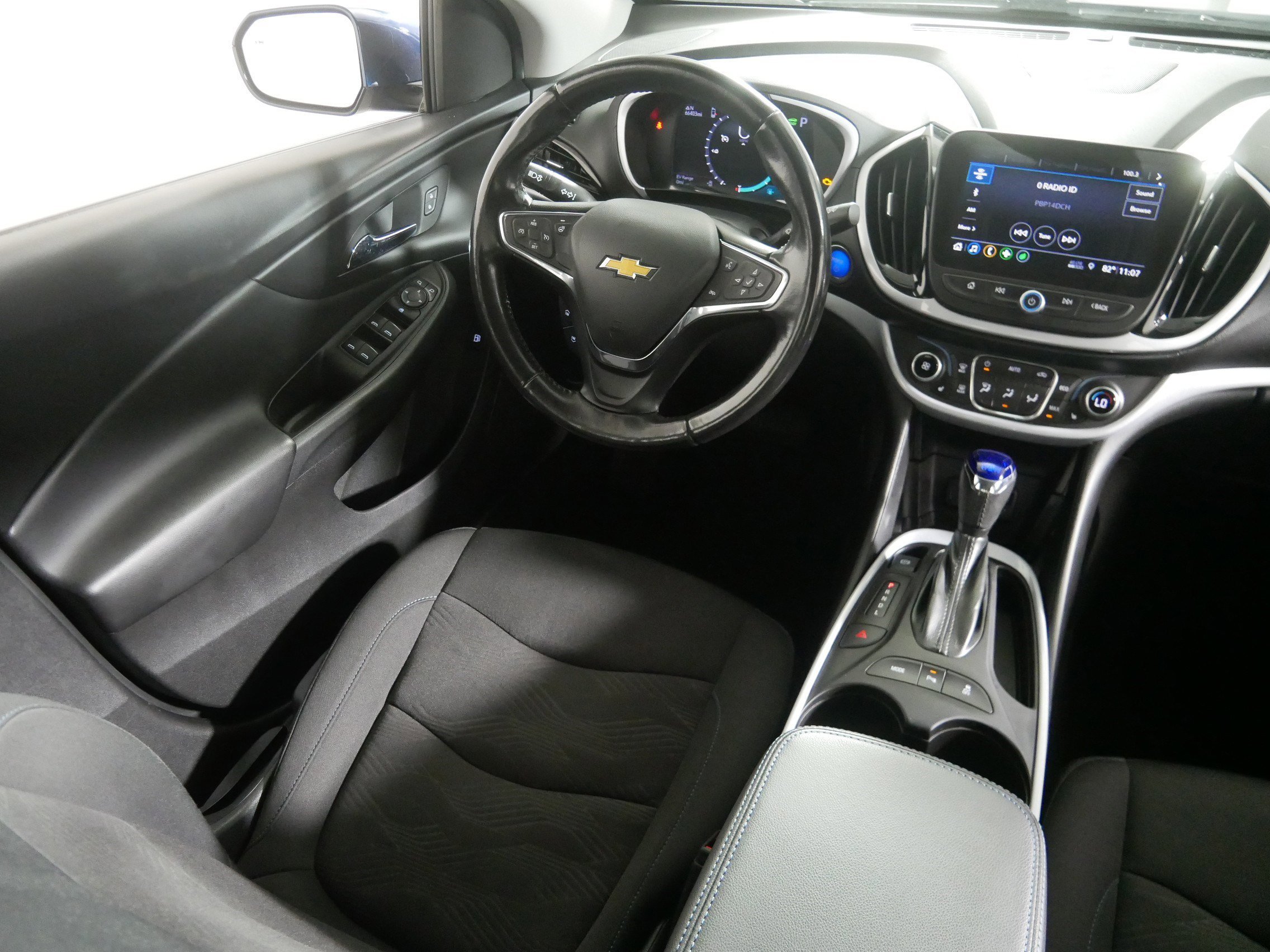 2019 Chevrolet Volt LT photo 9