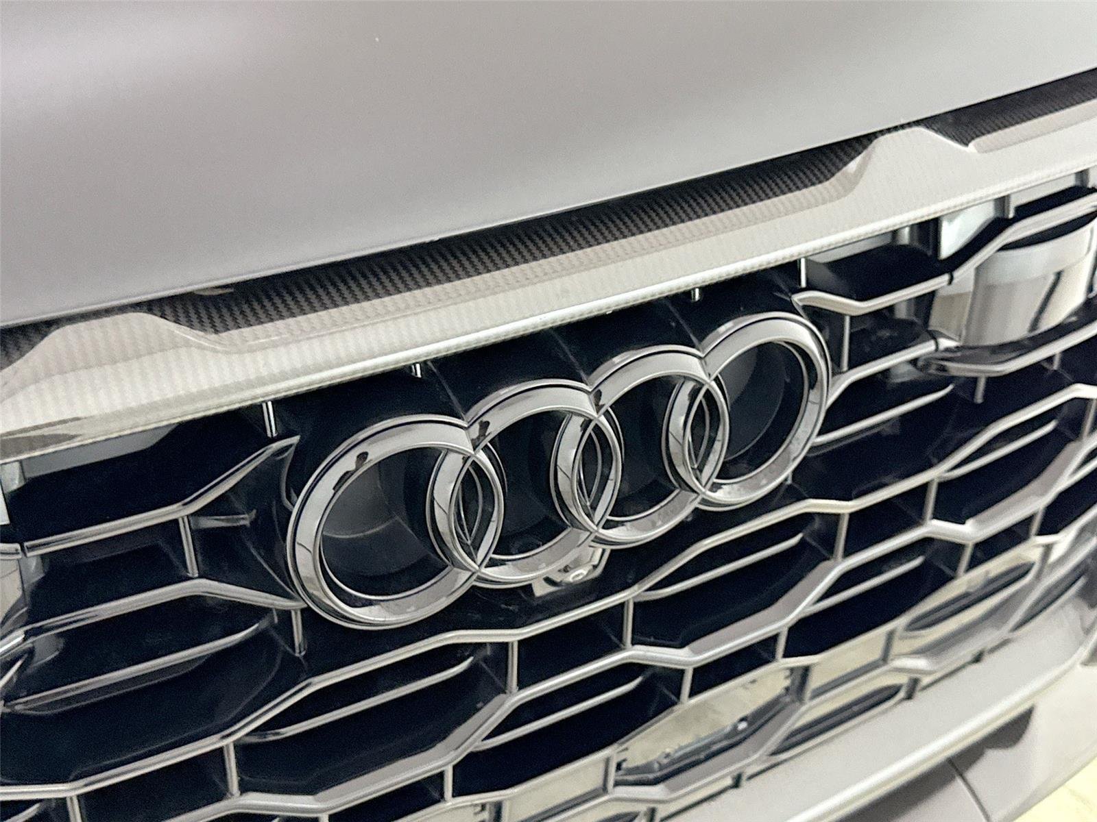 2020 Audi RS Q8 photo 33