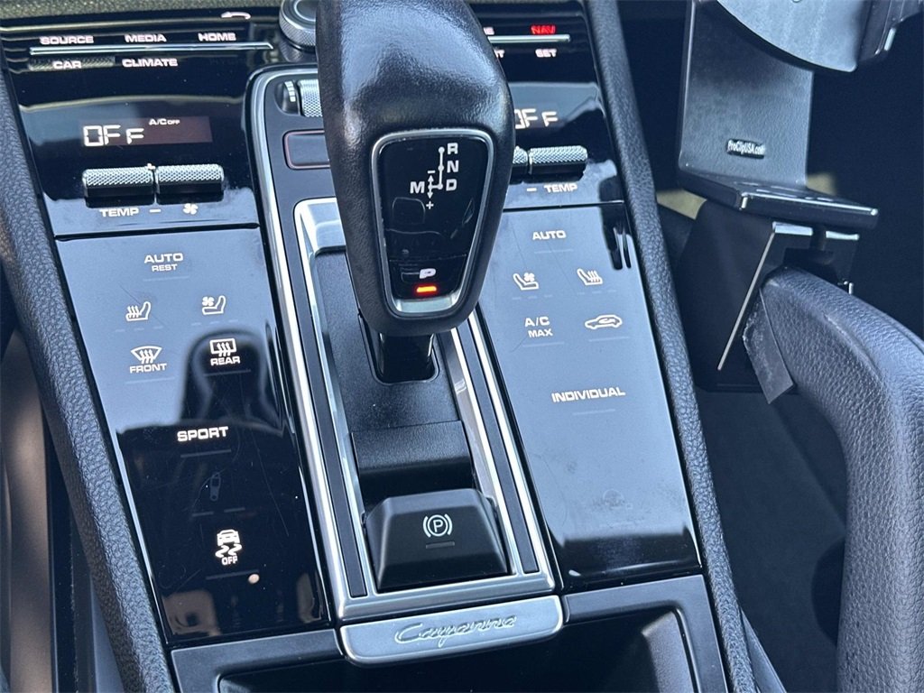 2022 Porsche Cayenne Base photo 20