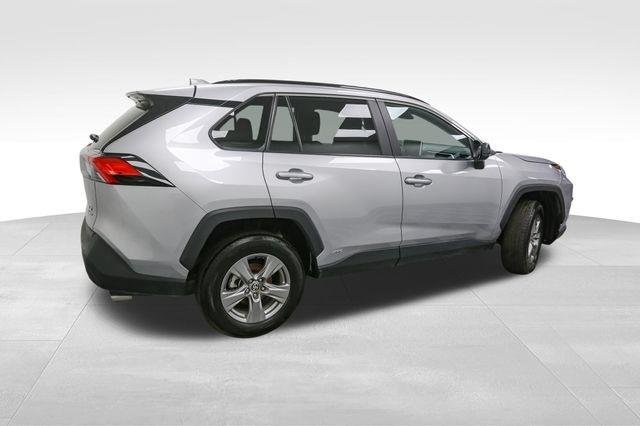 2025 Toyota RAV4 Hybrid LE photo 8