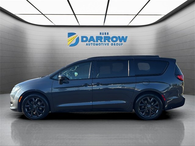 2020 Chrysler Pacifica Touring L photo 2