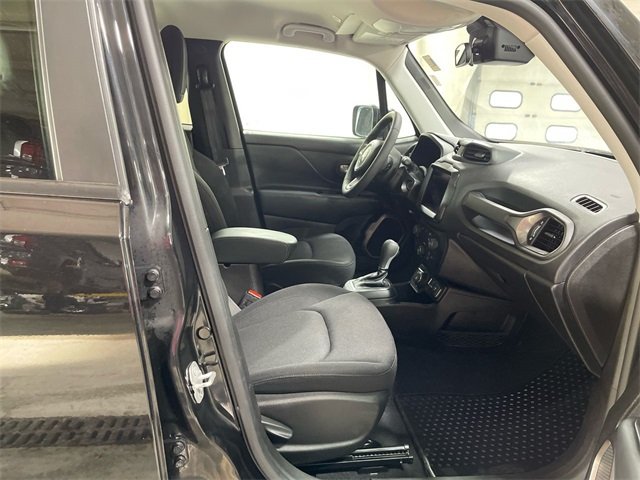 2023 Jeep Renegade Latitude Upland photo 22