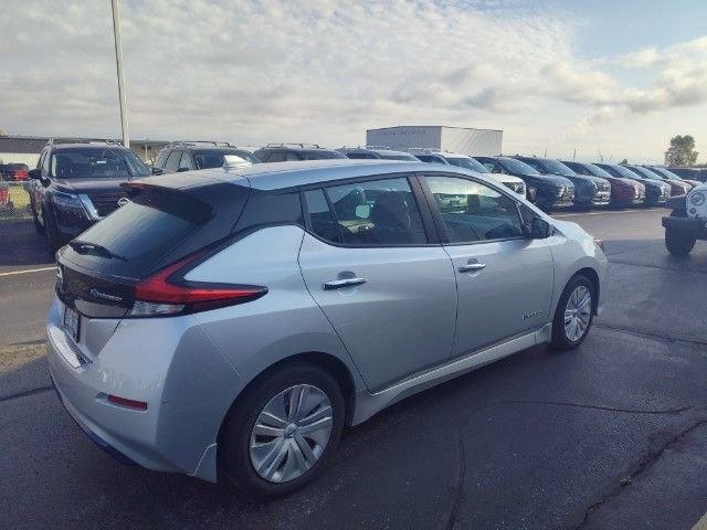 2019 Nissan Leaf S photo 3