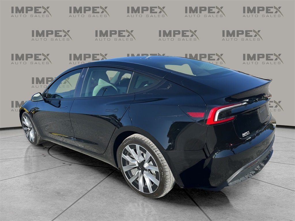 2024 Tesla Model 3 photo 3