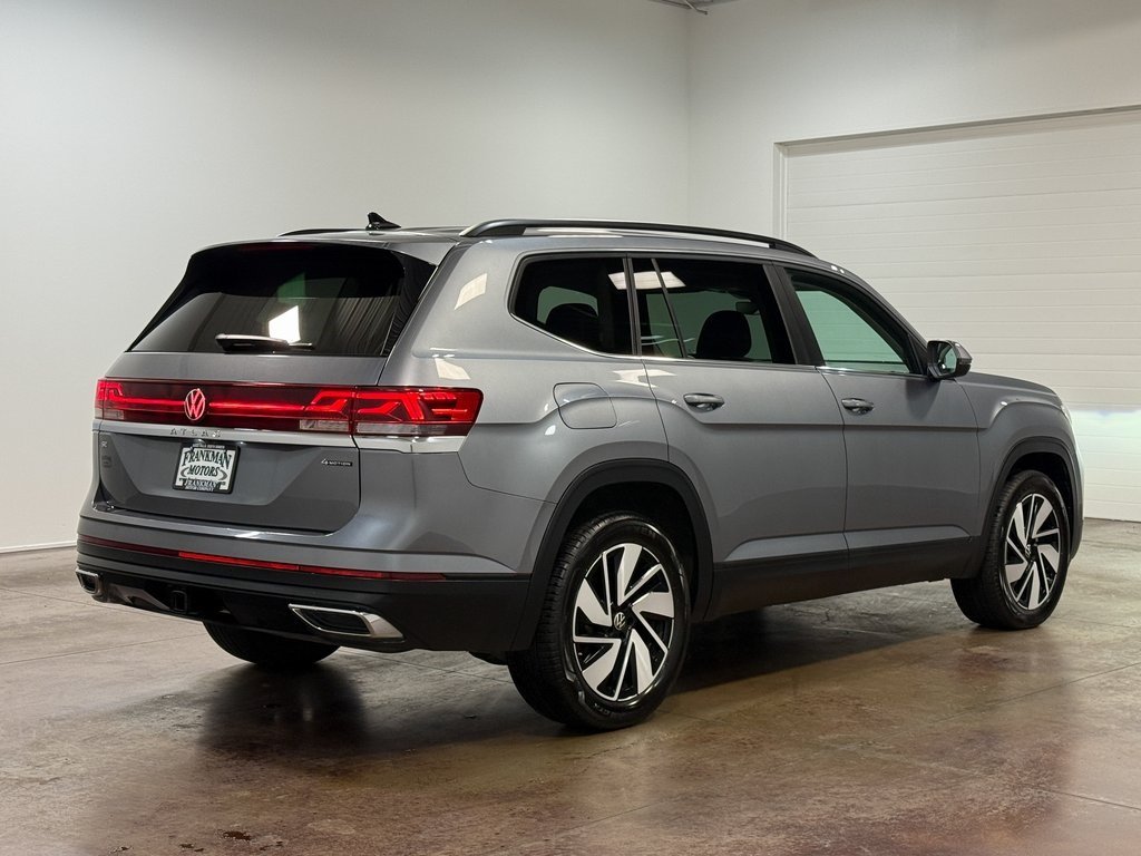 2025 Volkswagen Atlas SE Technology photo 19