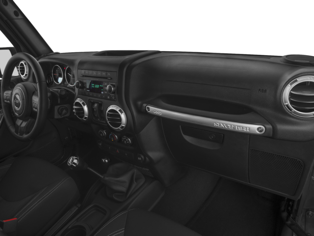 2016 Jeep Wrangler Unlimited Sahara photo 12